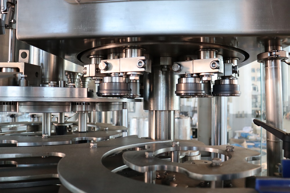 易拉罐灌装封口机