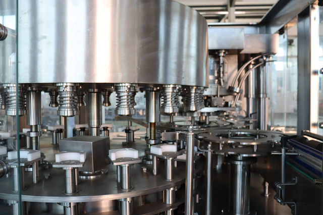 易拉罐灌装封口机